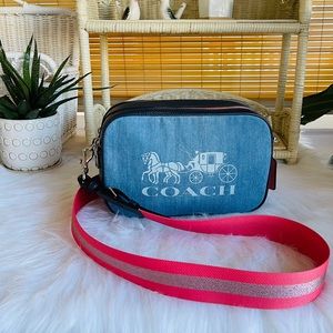 Sold!!!COACH color pop camera bag like new